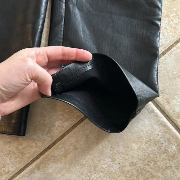 Aritzia Wilfred The Melina Cropped Faux Leather Pants Women's size 4 - Picture 6 of 10